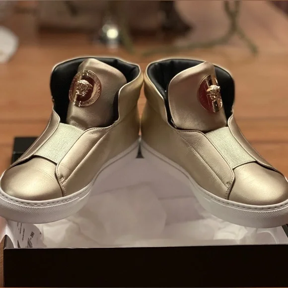 VERSACE Palazzo Gold Leather Sneakers Medusa Plaque Slip on Sneakers 39